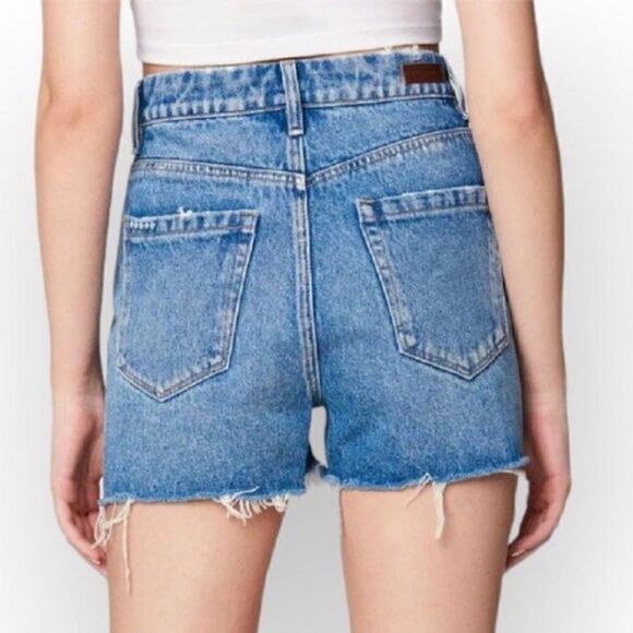 BLANK NYC The Reeve Short in Medium Wash Size 25 Distressed High Rise Cut Offs - Picture 3 of 13